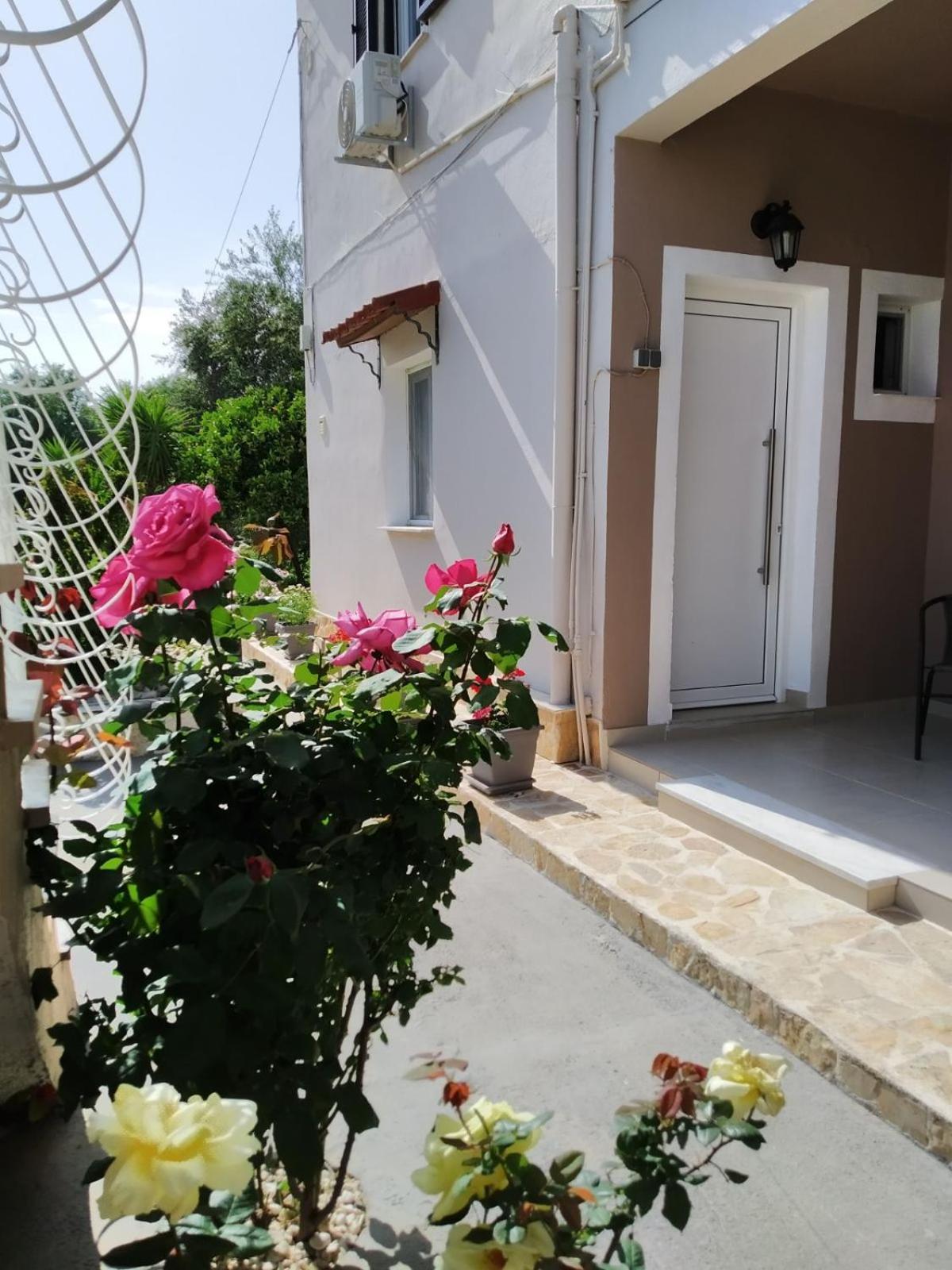 Trousas Apartments Рода Екстер'єр фото